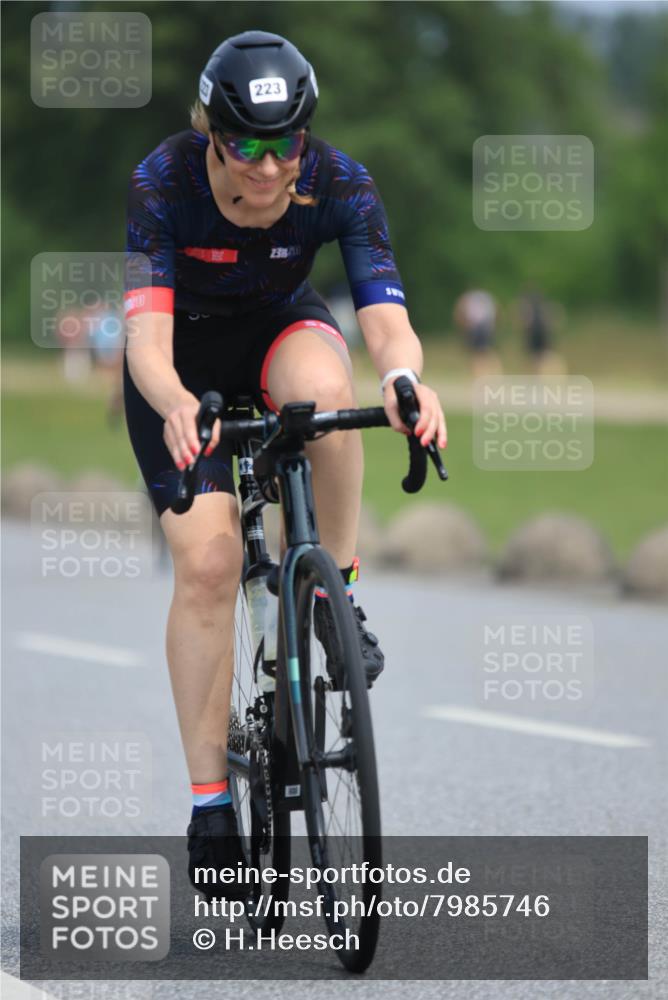 15.06.2025 - 27. Vierlanden-Triathlon H.Heesch http://msf.ph/oto/7985746 15.06.2025 11:06:12 Radfahren 16, 206, 223, 697, 705, 760 meine-sportfotos.de