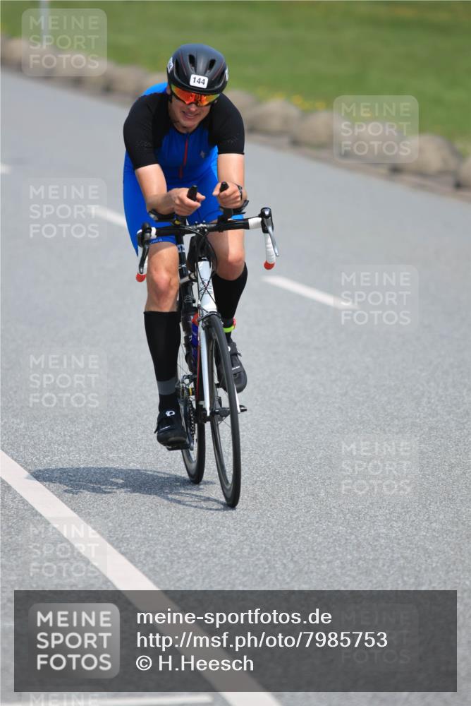 21.06.2025 - 27. Vierlanden-Triathlon H.Heesch http://msf.ph/oto/7985753 15.06.2025 11:32:05 Radfahren 144, 892, 959 meine-sportfotos.de