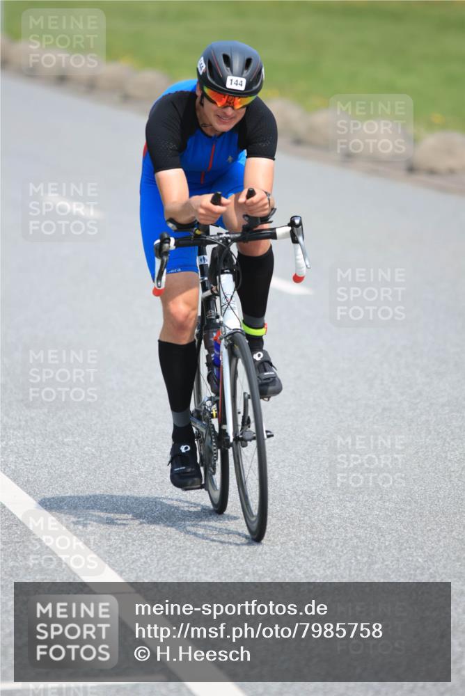 21.06.2025 - 27. Vierlanden-Triathlon H.Heesch http://msf.ph/oto/7985758 15.06.2025 11:32:05 Radfahren 144, 892, 959 meine-sportfotos.de