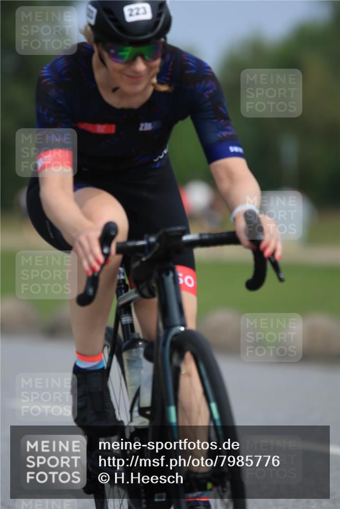 15.06.2025 - 27. Vierlanden-Triathlon H.Heesch http://msf.ph/oto/7985776 15.06.2025 11:06:12 Radfahren 16, 206, 223, 697, 705, 760 meine-sportfotos.de