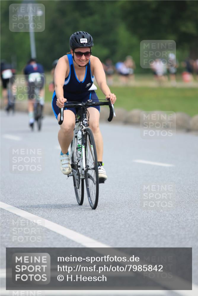 15.06.2025 - 27. Vierlanden-Triathlon H.Heesch http://msf.ph/oto/7985842 15.06.2025 11:06:20 Radfahren 5, 16, 485, 539 meine-sportfotos.de