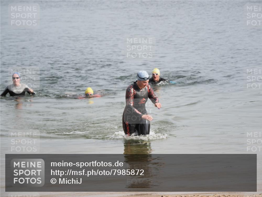 21.06.2025 - 27. Vierlanden-Triathlon MichiJ http://msf.ph/oto/7985872 15.06.2026 09:11:46 Schwimmen 245 meine-sportfotos.de