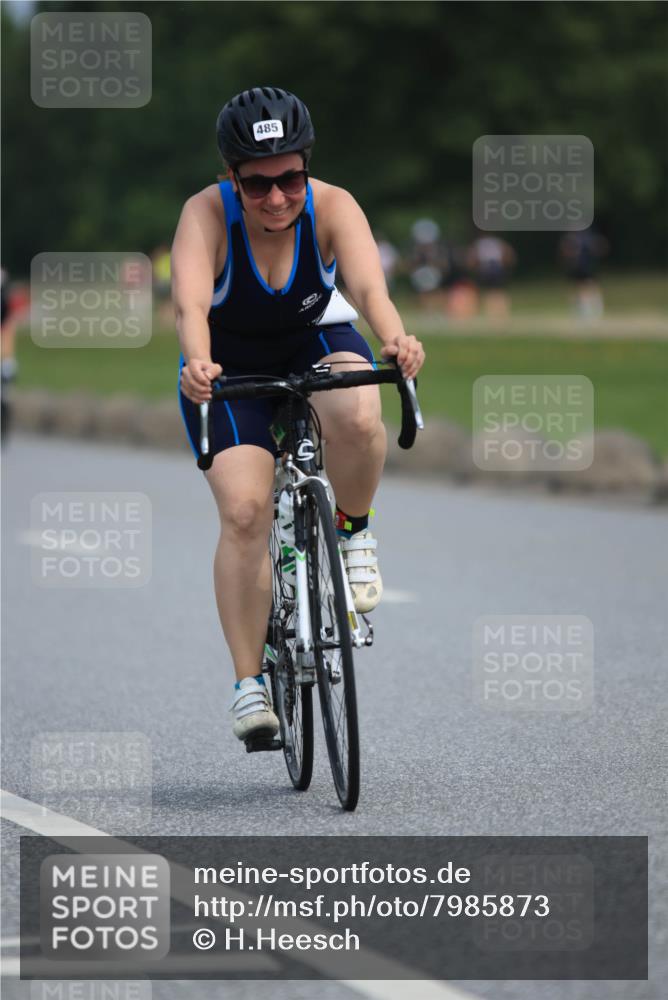 15.06.2025 - 27. Vierlanden-Triathlon H.Heesch http://msf.ph/oto/7985873 15.06.2025 11:06:20 Radfahren 5, 16, 485, 539 meine-sportfotos.de