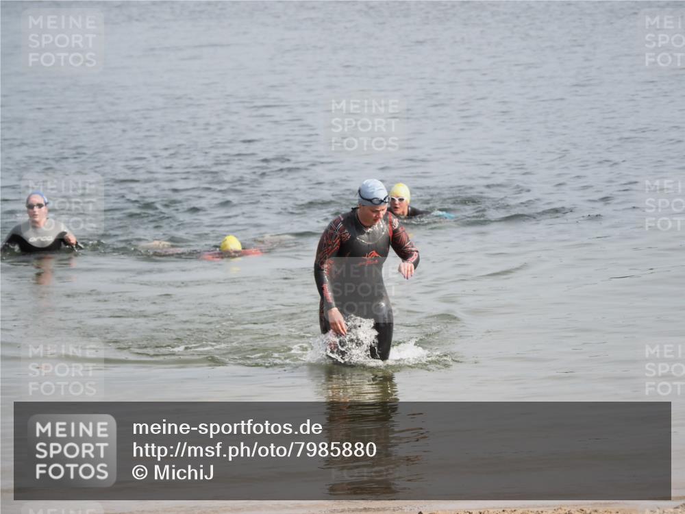21.06.2025 - 27. Vierlanden-Triathlon MichiJ http://msf.ph/oto/7985880 15.06.2026 09:11:47 Schwimmen 245 meine-sportfotos.de