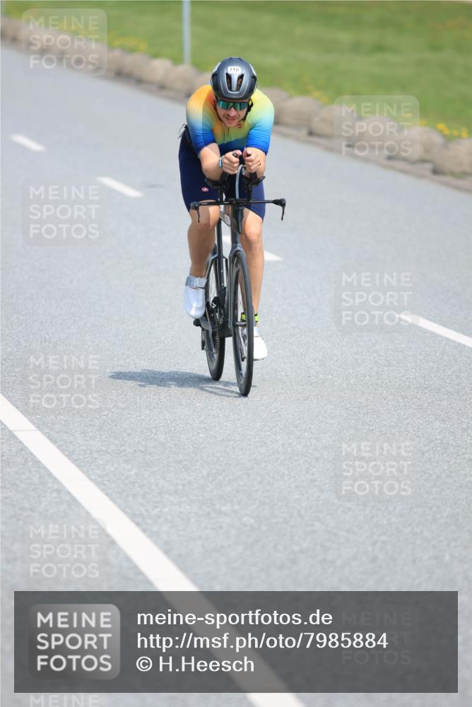 21.06.2025 - 27. Vierlanden-Triathlon H.Heesch http://msf.ph/oto/7985884 15.06.2025 11:32:48 Radfahren 718, 744, 771 meine-sportfotos.de
