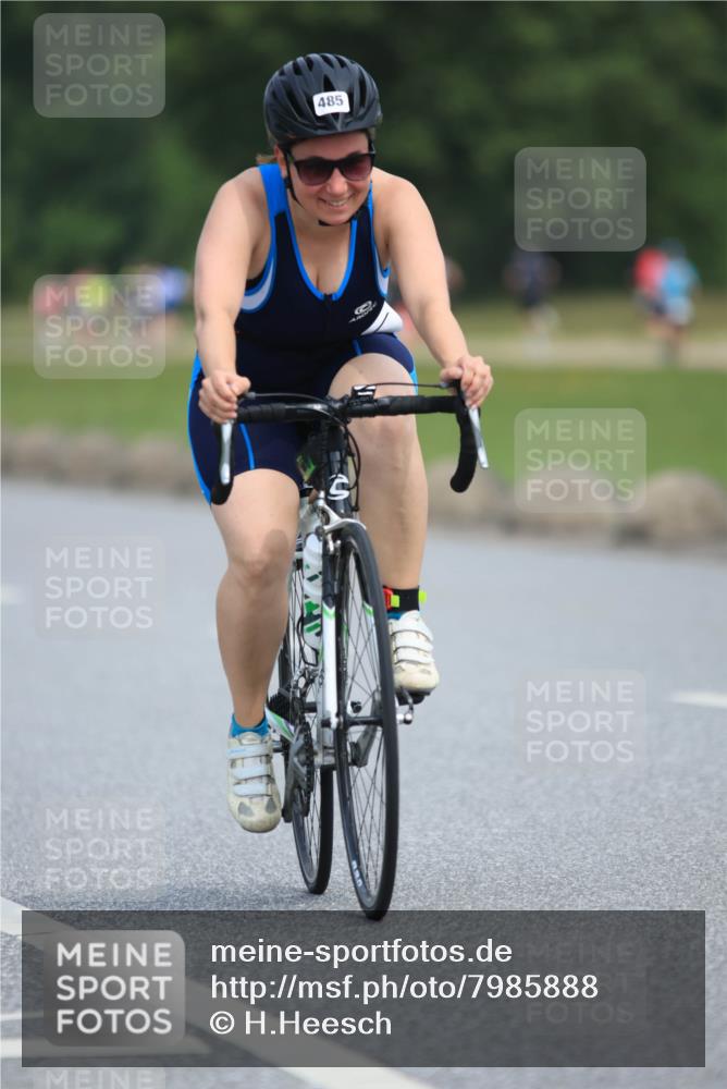 15.06.2025 - 27. Vierlanden-Triathlon H.Heesch http://msf.ph/oto/7985888 15.06.2025 11:06:21 Radfahren 5, 16, 485, 539 meine-sportfotos.de