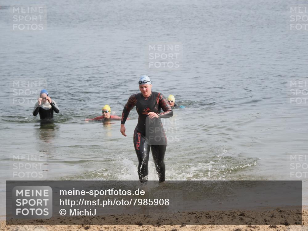 21.06.2025 - 27. Vierlanden-Triathlon MichiJ http://msf.ph/oto/7985908 15.06.2026 09:11:48 Schwimmen 245 meine-sportfotos.de