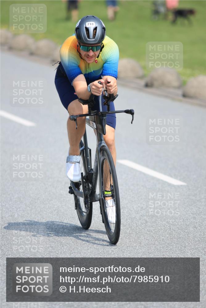 21.06.2025 - 27. Vierlanden-Triathlon H.Heesch http://msf.ph/oto/7985910 15.06.2025 11:32:49 Radfahren 718, 744, 771 meine-sportfotos.de