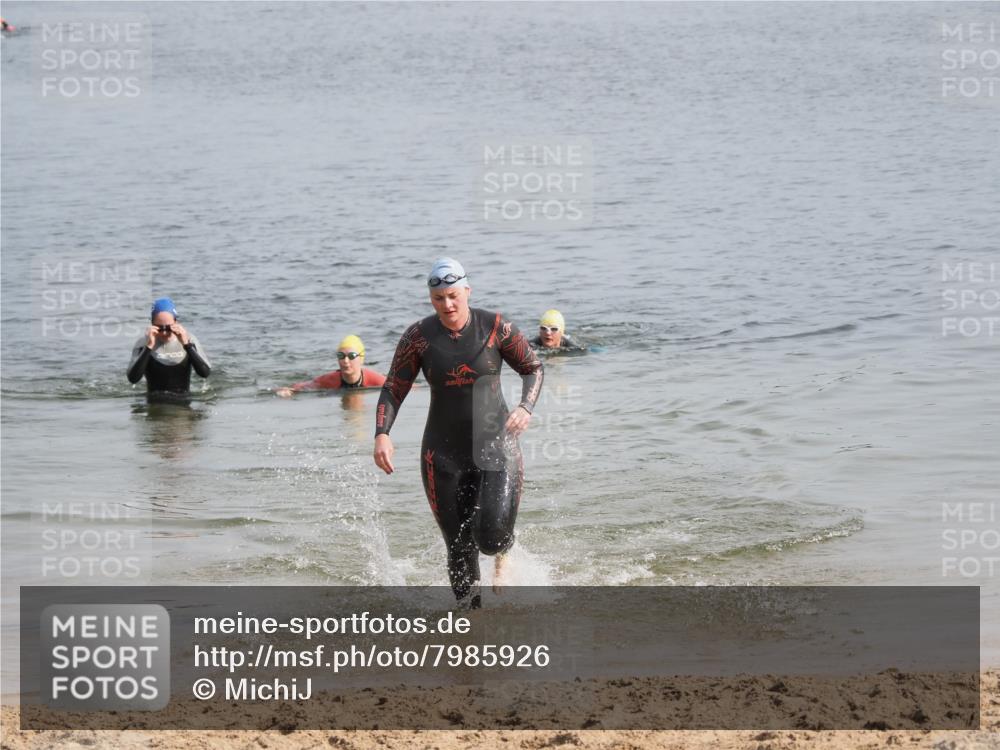 21.06.2025 - 27. Vierlanden-Triathlon MichiJ http://msf.ph/oto/7985926 15.06.2026 09:11:49 Schwimmen 245 meine-sportfotos.de