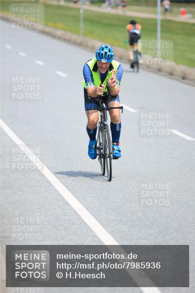 21.06.2025 - 27. Vierlanden-Triathlon H.Heesch http://msf.ph/oto/7985936 15.06.2025 11:33:05 Radfahren 173, 755, 757, 950 meine-sportfotos.de