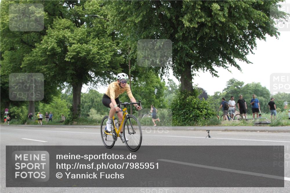 15.06.2025 - 7 Türme Triathlon Yannick Fuchs http://msf.ph/oto/7985951 15.06.2025 13:49:04 Radfahren  meine-sportfotos.de