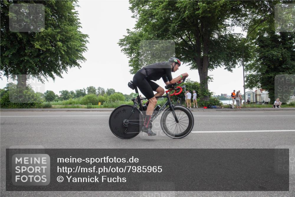 15.06.2025 - 7 Türme Triathlon Yannick Fuchs http://msf.ph/oto/7985965 15.06.2025 11:44:59 Radfahren 202, 242, 255 meine-sportfotos.de