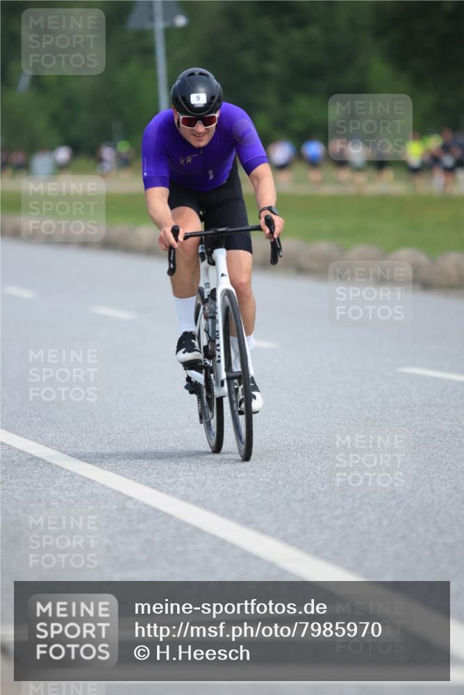 15.06.2025 - 27. Vierlanden-Triathlon H.Heesch http://msf.ph/oto/7985970 15.06.2025 11:06:27 Radfahren 5, 128, 539, 774 meine-sportfotos.de