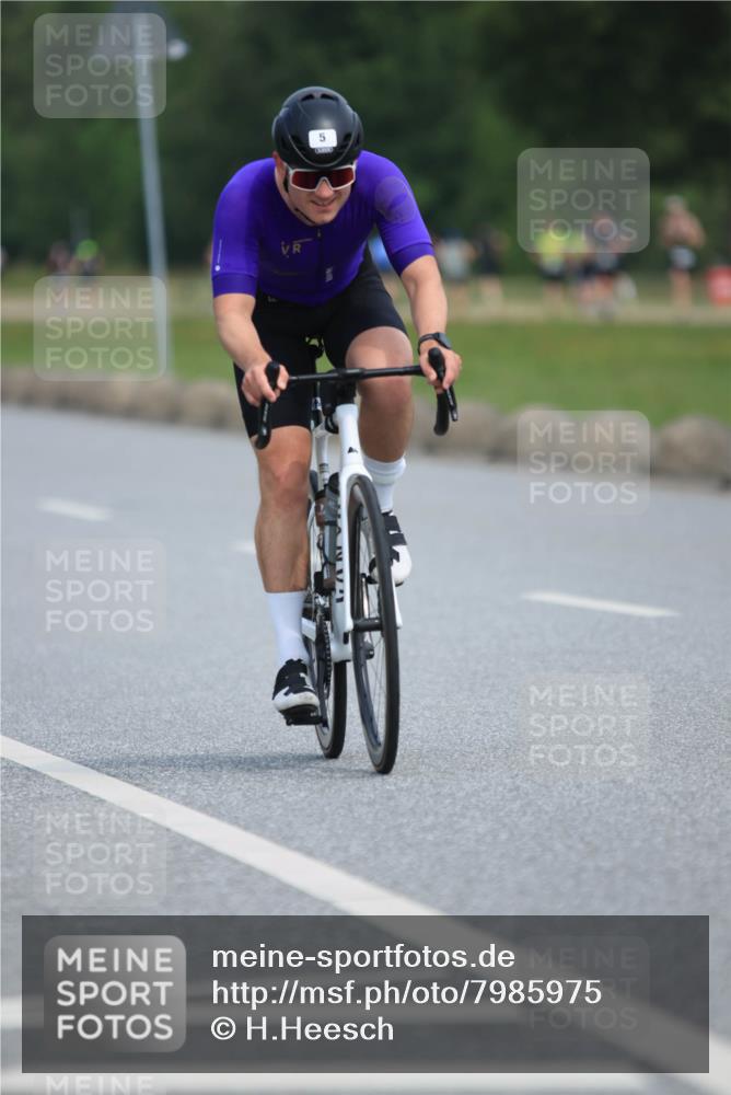 15.06.2025 - 27. Vierlanden-Triathlon H.Heesch http://msf.ph/oto/7985975 15.06.2025 11:06:27 Radfahren 5, 128, 539, 774 meine-sportfotos.de