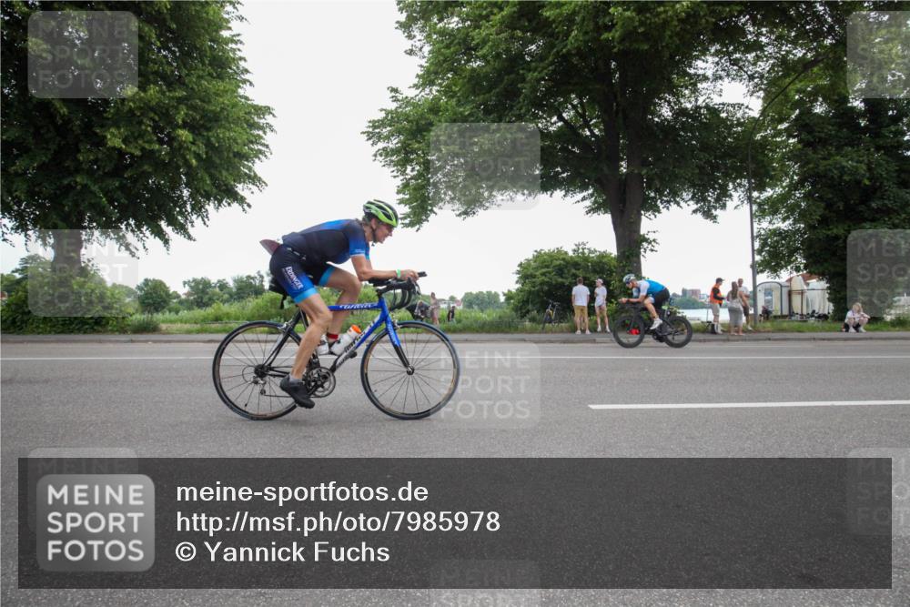 15.06.2025 - 7 Türme Triathlon Yannick Fuchs http://msf.ph/oto/7985978 15.06.2025 11:45:01 Radfahren 202, 242, 255 meine-sportfotos.de