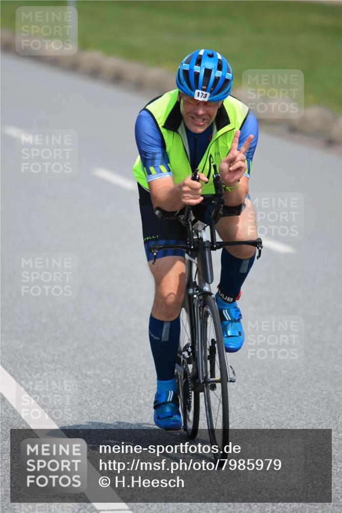 21.06.2025 - 27. Vierlanden-Triathlon H.Heesch http://msf.ph/oto/7985979 15.06.2025 11:33:06 Radfahren 173, 755, 757, 950 meine-sportfotos.de