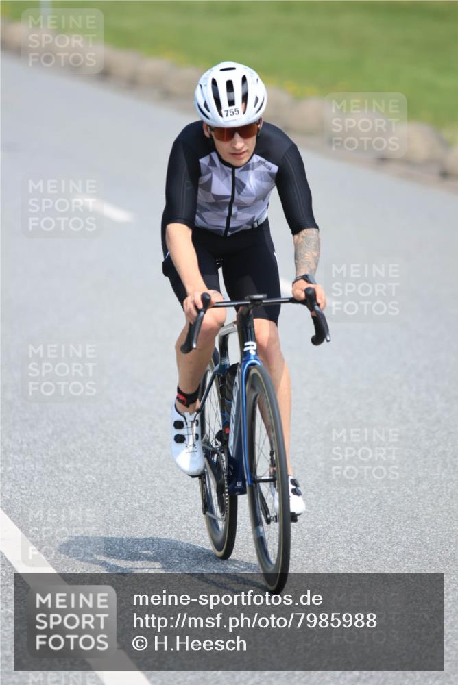 21.06.2025 - 27. Vierlanden-Triathlon H.Heesch http://msf.ph/oto/7985988 15.06.2025 11:33:09 Radfahren 173, 755, 757, 914, 950 meine-sportfotos.de