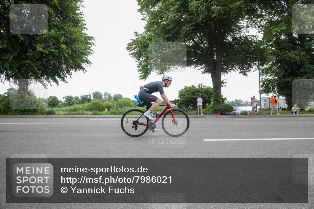 15.06.2025 - 7 Türme Triathlon Yannick Fuchs http://msf.ph/oto/7986021 15.06.2025 11:46:00 Radfahren 208, 241, 273 meine-sportfotos.de