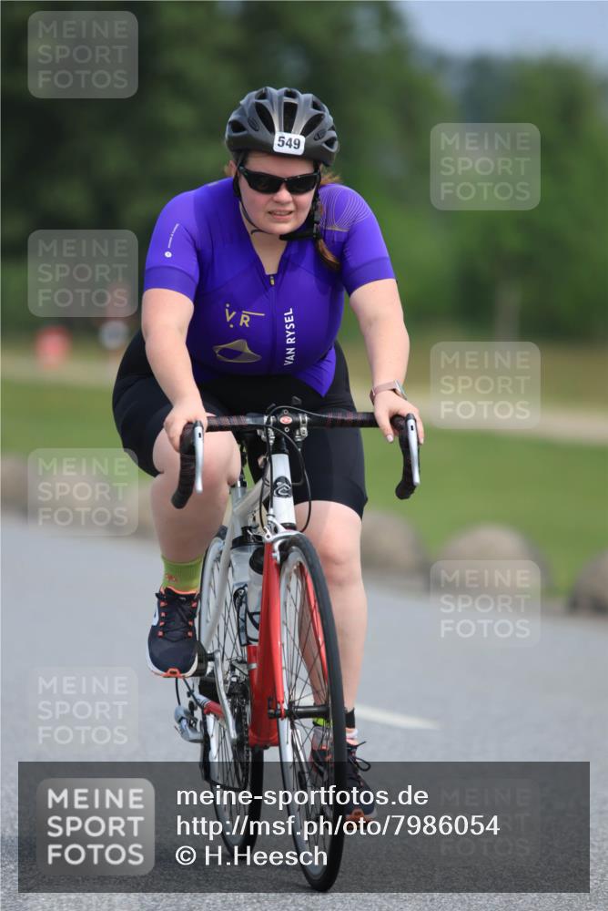 15.06.2025 - 27. Vierlanden-Triathlon H.Heesch http://msf.ph/oto/7986054 15.06.2025 11:07:00 Radfahren 549, 642 meine-sportfotos.de