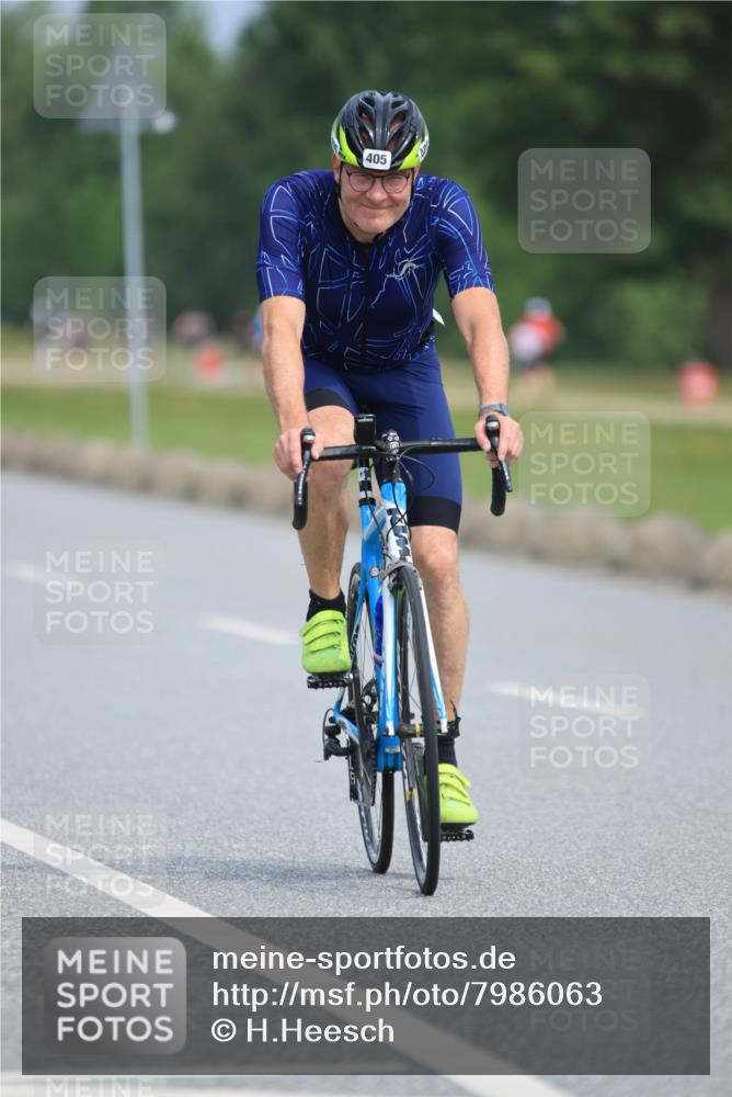 15.06.2025 - 27. Vierlanden-Triathlon H.Heesch http://msf.ph/oto/7986063 15.06.2025 11:07:10 Radfahren 405, 636 meine-sportfotos.de