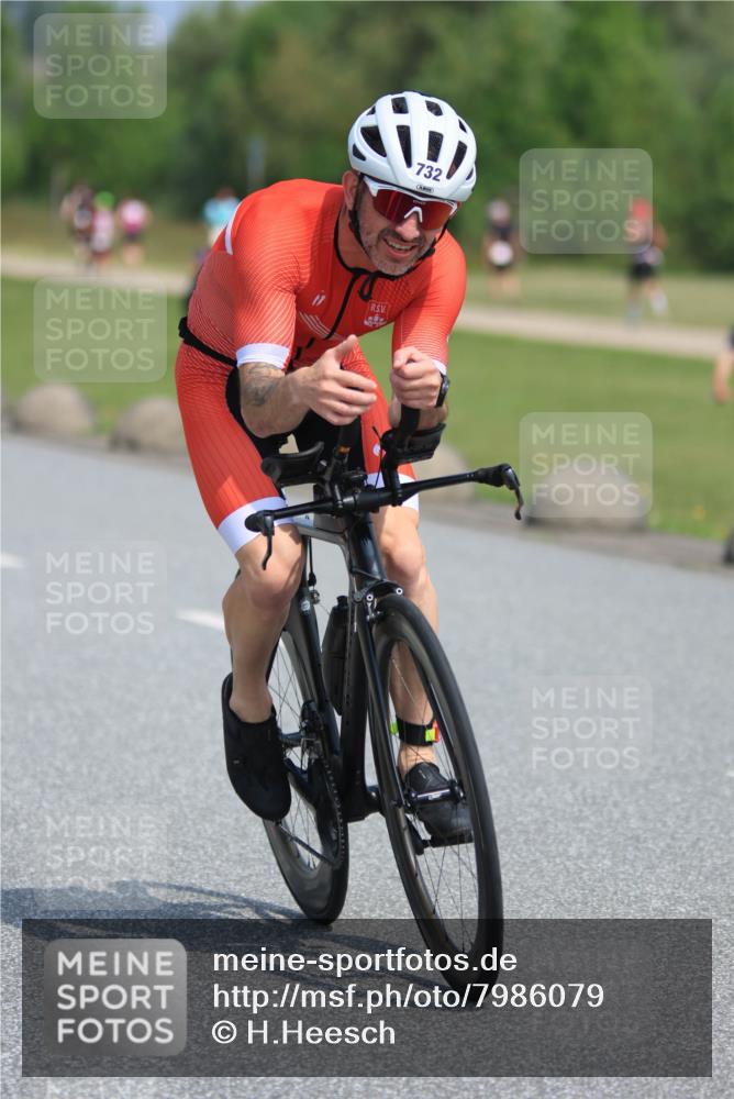 21.06.2025 - 27. Vierlanden-Triathlon H.Heesch http://msf.ph/oto/7986079 15.06.2025 11:33:25 Radfahren 157, 732 meine-sportfotos.de