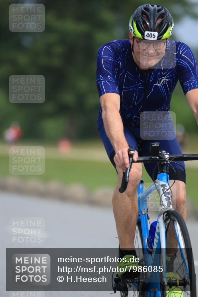 15.06.2025 - 27. Vierlanden-Triathlon H.Heesch http://msf.ph/oto/7986085 15.06.2025 11:07:11 Radfahren 11, 405, 636 meine-sportfotos.de