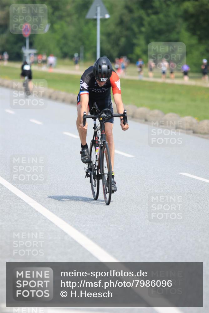 21.06.2025 - 27. Vierlanden-Triathlon H.Heesch http://msf.ph/oto/7986096 15.06.2025 11:33:27 Radfahren 157, 732 meine-sportfotos.de