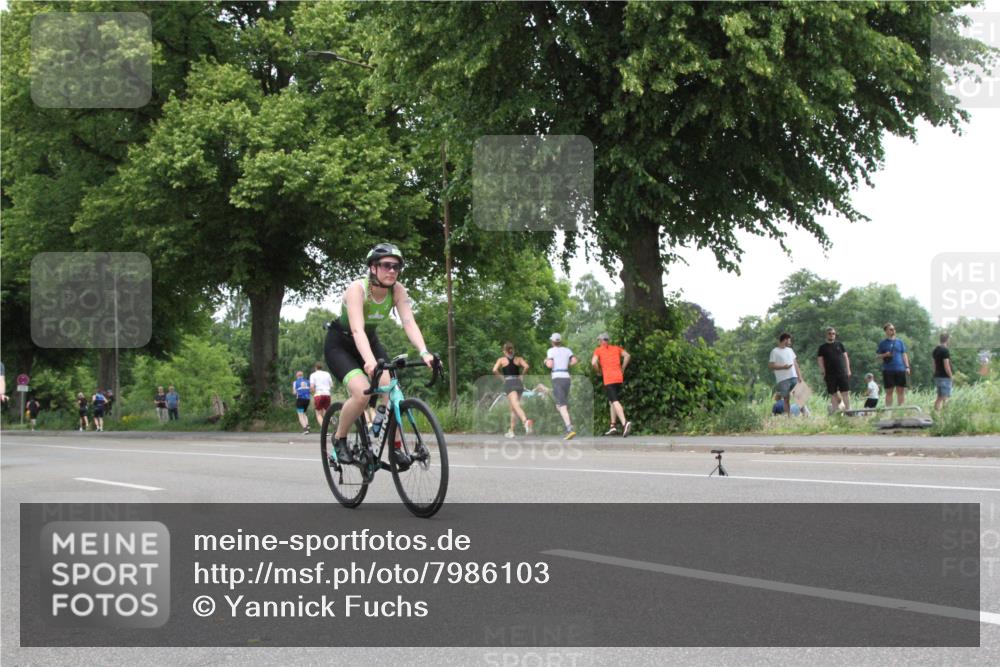 15.06.2025 - 7 Türme Triathlon Yannick Fuchs http://msf.ph/oto/7986103 15.06.2025 13:49:21 Radfahren  meine-sportfotos.de