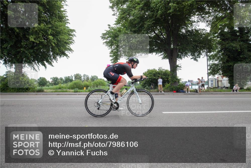 15.06.2025 - 7 Türme Triathlon Yannick Fuchs http://msf.ph/oto/7986106 15.06.2025 11:47:06 Radfahren 256, 260, 331 meine-sportfotos.de