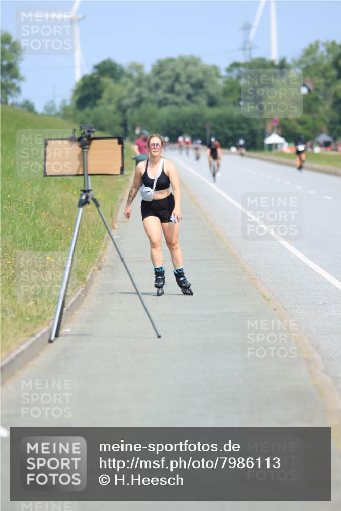 21.06.2025 - 27. Vierlanden-Triathlon H.Heesch http://msf.ph/oto/7986113 15.06.2025 11:33:30 Radfahren 157, 229 meine-sportfotos.de