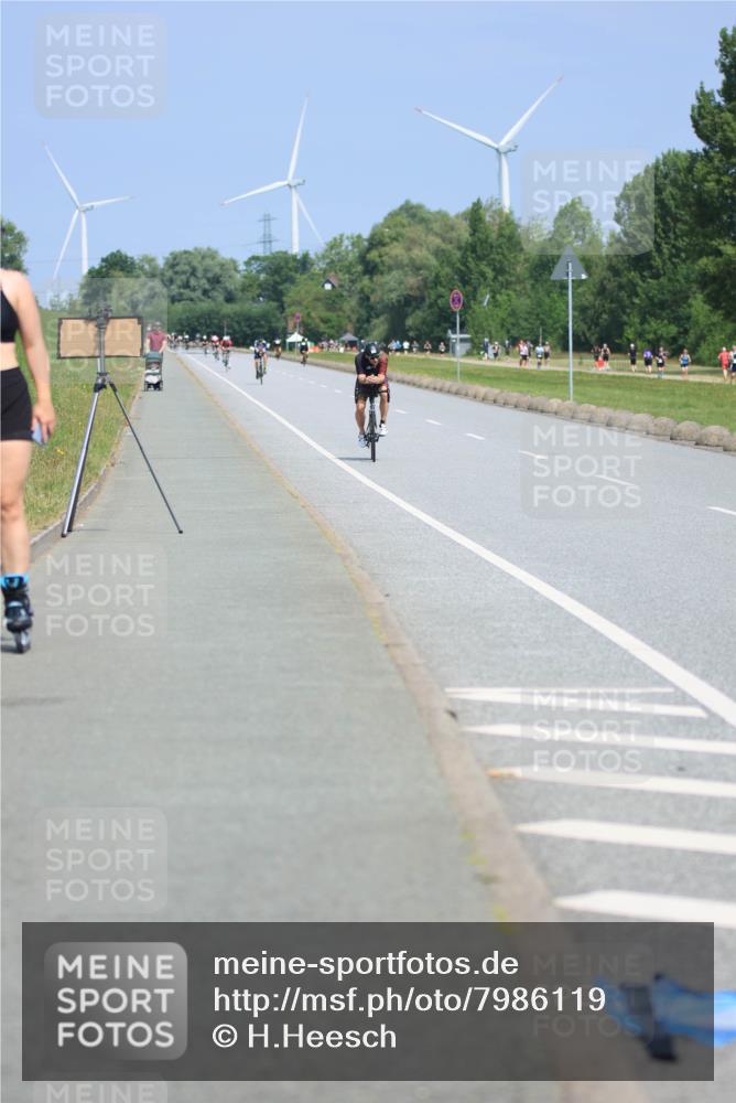 21.06.2025 - 27. Vierlanden-Triathlon H.Heesch http://msf.ph/oto/7986119 15.06.2025 11:33:38 Radfahren 150, 229 meine-sportfotos.de