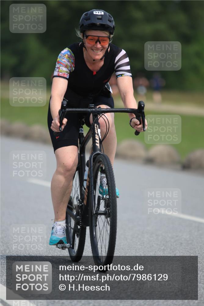 15.06.2025 - 27. Vierlanden-Triathlon H.Heesch http://msf.ph/oto/7986129 15.06.2025 11:07:45 Radfahren 492, 515, 550, 647, 710, 741 meine-sportfotos.de