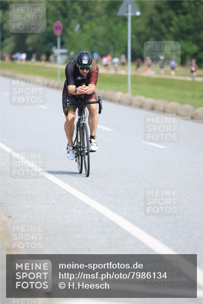 21.06.2025 - 27. Vierlanden-Triathlon H.Heesch http://msf.ph/oto/7986134 15.06.2025 11:33:40 Radfahren 150, 229, 238, 661 meine-sportfotos.de