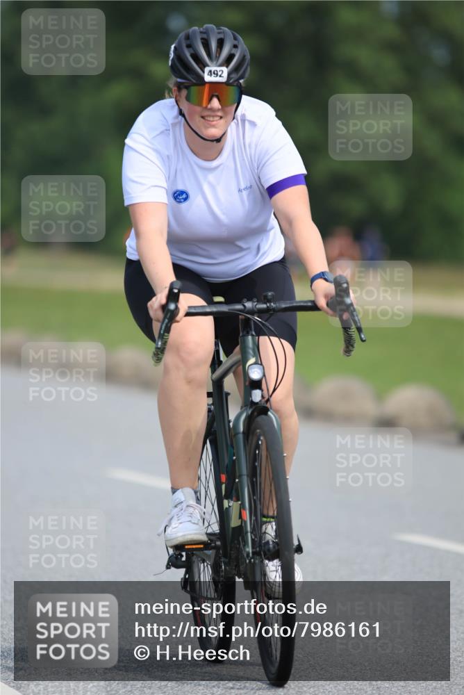 15.06.2025 - 27. Vierlanden-Triathlon H.Heesch http://msf.ph/oto/7986161 15.06.2025 11:07:47 Radfahren 492, 515, 550, 647, 710, 741 meine-sportfotos.de