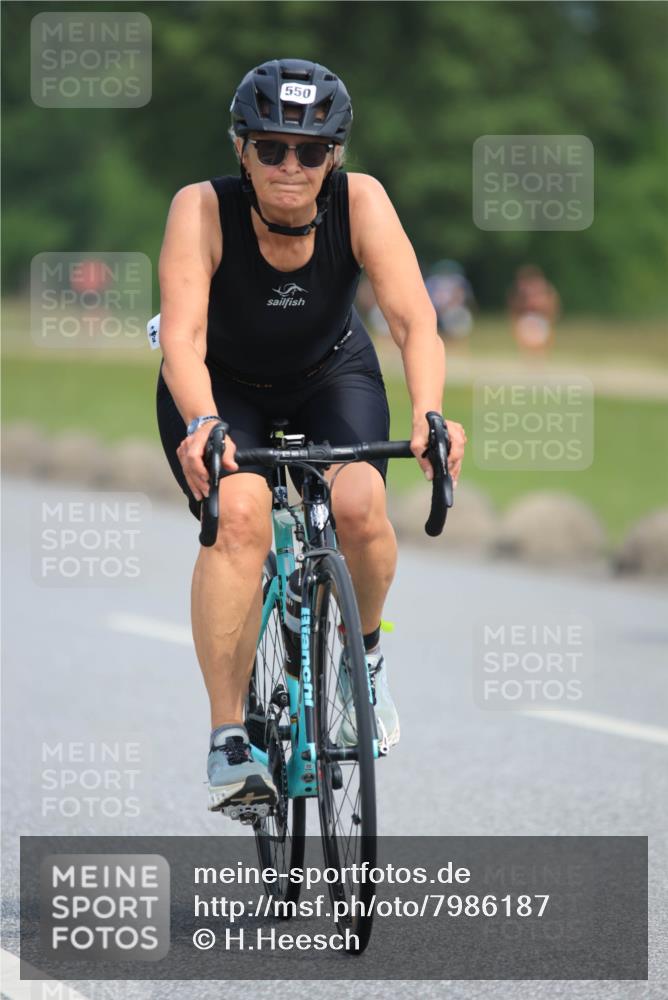 15.06.2025 - 27. Vierlanden-Triathlon H.Heesch http://msf.ph/oto/7986187 15.06.2025 11:07:49 Radfahren 492, 515, 550, 647, 686, 710, 741 meine-sportfotos.de