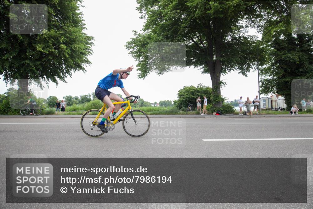 15.06.2025 - 7 Türme Triathlon Yannick Fuchs http://msf.ph/oto/7986194 15.06.2025 11:52:18 Radfahren 230, 298 meine-sportfotos.de