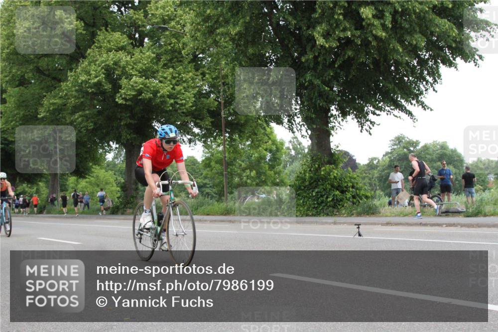 15.06.2025 - 7 Türme Triathlon Yannick Fuchs http://msf.ph/oto/7986199 15.06.2025 13:49:36 Radfahren  meine-sportfotos.de