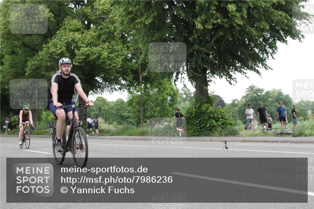 15.06.2025 - 7 Türme Triathlon Yannick Fuchs http://msf.ph/oto/7986236 15.06.2025 13:49:47 Radfahren  meine-sportfotos.de