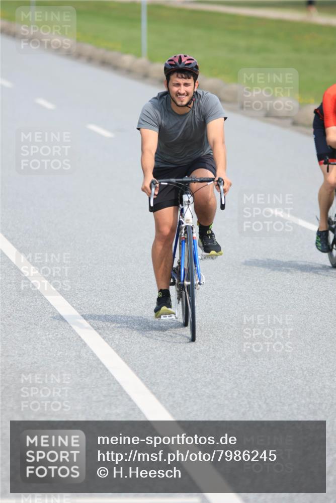 15.06.2025 - 27. Vierlanden-Triathlon H.Heesch http://msf.ph/oto/7986245 15.06.2025 11:08:17 Radfahren 191, 295, 662, 738, 743 meine-sportfotos.de