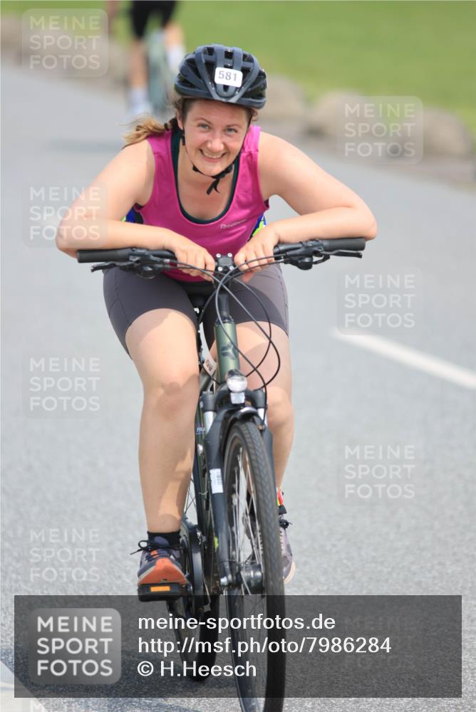 15.06.2025 - 27. Vierlanden-Triathlon H.Heesch http://msf.ph/oto/7986284 15.06.2025 11:08:37 Radfahren 163, 495, 581, 619 meine-sportfotos.de
