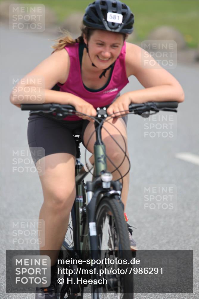 15.06.2025 - 27. Vierlanden-Triathlon H.Heesch http://msf.ph/oto/7986291 15.06.2025 11:08:37 Radfahren 163, 495, 581, 619 meine-sportfotos.de