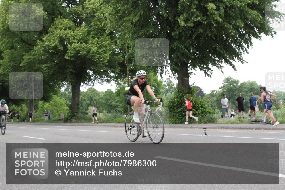 15.06.2025 - 7 Türme Triathlon Yannick Fuchs http://msf.ph/oto/7986300 15.06.2025 13:49:58 Radfahren  meine-sportfotos.de