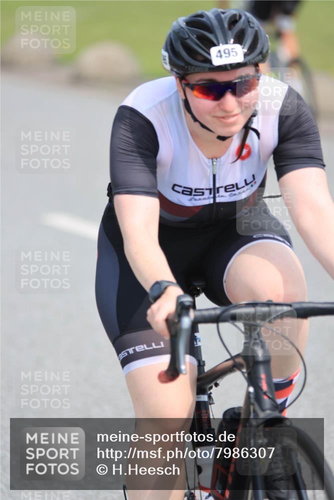 15.06.2025 - 27. Vierlanden-Triathlon H.Heesch http://msf.ph/oto/7986307 15.06.2025 11:08:39 Radfahren 163, 495, 581, 619 meine-sportfotos.de