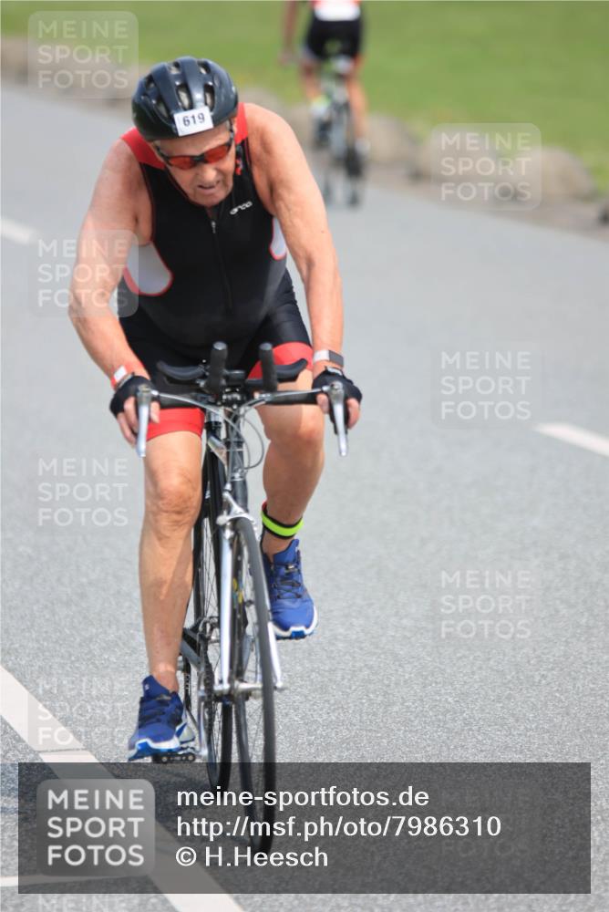 15.06.2025 - 27. Vierlanden-Triathlon H.Heesch http://msf.ph/oto/7986310 15.06.2025 11:08:42 Radfahren 495, 619 meine-sportfotos.de
