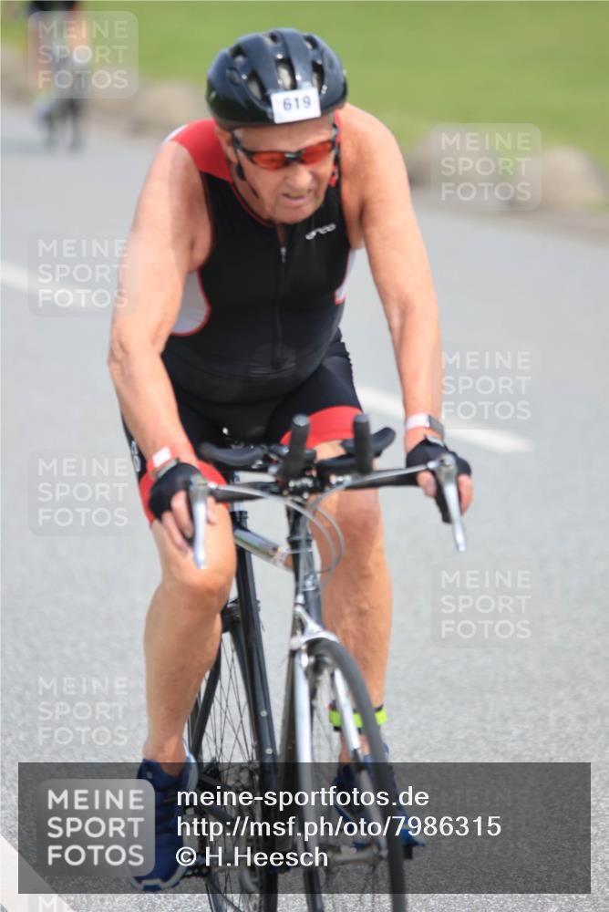 15.06.2025 - 27. Vierlanden-Triathlon H.Heesch http://msf.ph/oto/7986315 15.06.2025 11:08:42 Radfahren 495, 619 meine-sportfotos.de