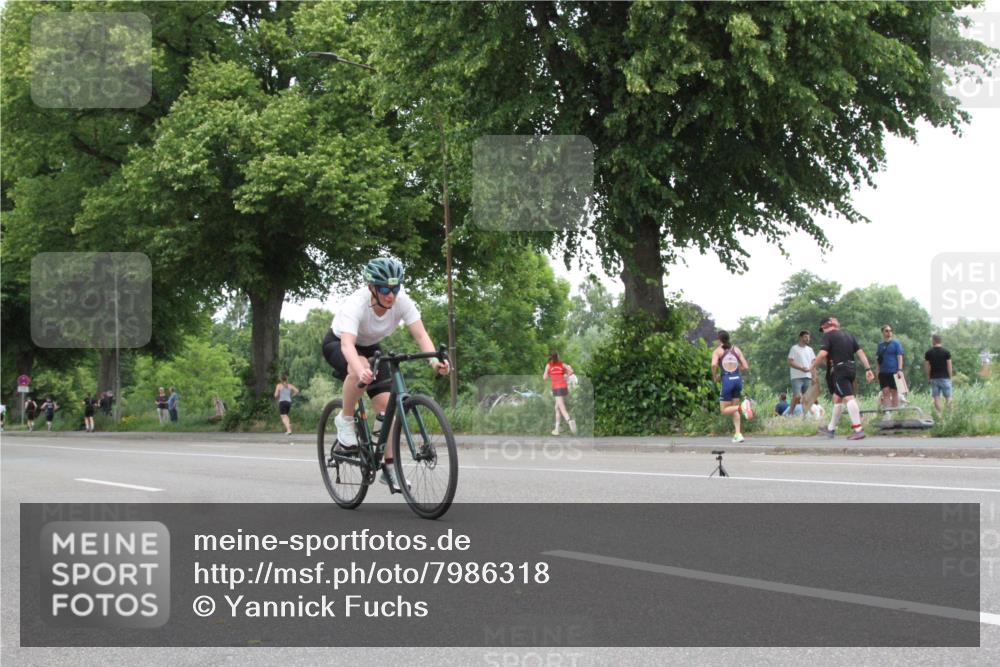 15.06.2025 - 7 Türme Triathlon Yannick Fuchs http://msf.ph/oto/7986318 15.06.2025 13:49:59 Radfahren  meine-sportfotos.de