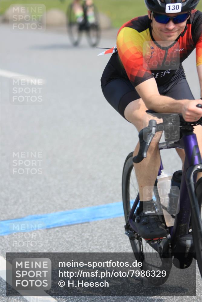 15.06.2025 - 27. Vierlanden-Triathlon H.Heesch http://msf.ph/oto/7986329 15.06.2025 11:10:11 Radfahren 130, 210, 649, 822, 851 meine-sportfotos.de