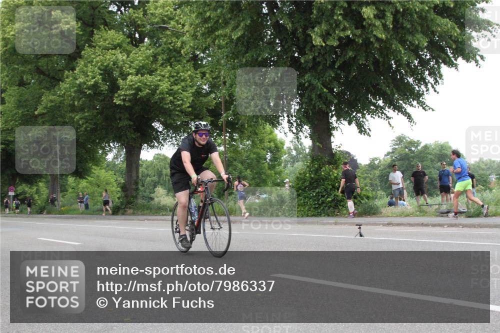 15.06.2025 - 7 Türme Triathlon Yannick Fuchs http://msf.ph/oto/7986337 15.06.2025 13:50:01 Radfahren  meine-sportfotos.de