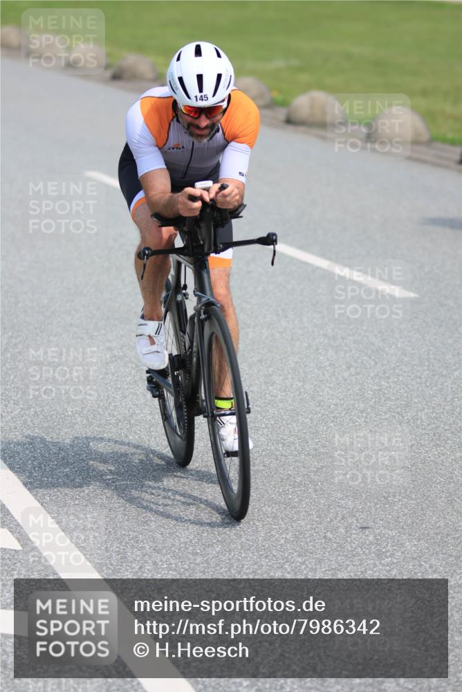 15.06.2025 - 27. Vierlanden-Triathlon H.Heesch http://msf.ph/oto/7986342 15.06.2025 11:10:29 Radfahren 145, 746, 867 meine-sportfotos.de