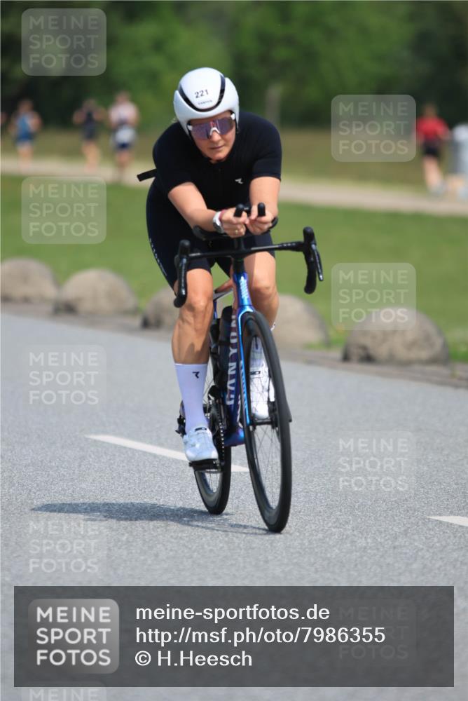 21.06.2025 - 27. Vierlanden-Triathlon H.Heesch http://msf.ph/oto/7986355 15.06.2025 11:34:00 Radfahren 221, 654 meine-sportfotos.de